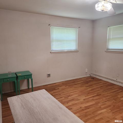 10 HOMESTEAD Drive, Mt Vernon, IL 62864