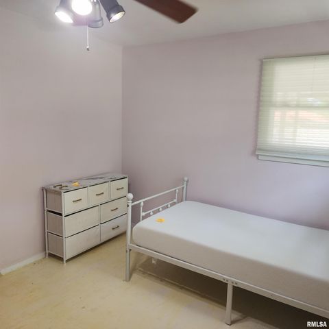 10 HOMESTEAD Drive, Mt Vernon, IL 62864