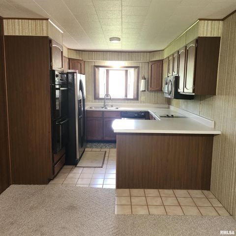 10 HOMESTEAD Drive, Mt Vernon, IL 62864