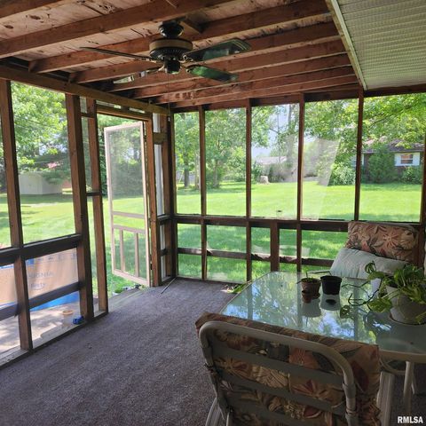 10 HOMESTEAD Drive, Mt Vernon, IL 62864