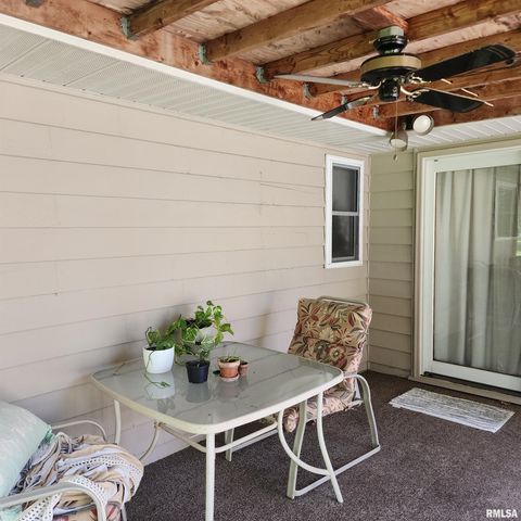 10 HOMESTEAD Drive, Mt Vernon, IL 62864