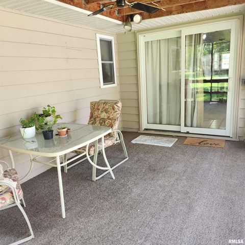 10 HOMESTEAD Drive, Mt Vernon, IL 62864