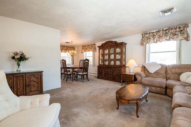 3 Anne Dr, Peabody, MA 01960