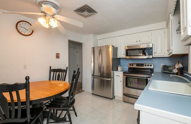 3 Anne Dr, Peabody, MA 01960