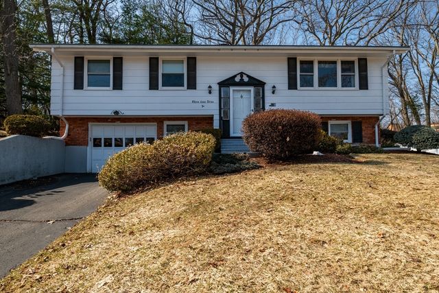 3 Anne Dr, Peabody, MA 01960