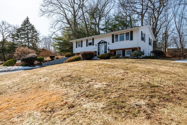 3 Anne Dr, Peabody, MA 01960