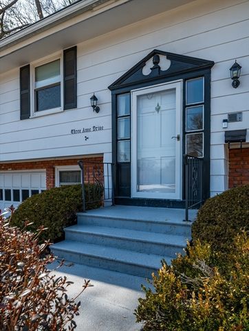 3 Anne Dr, Peabody, MA 01960
