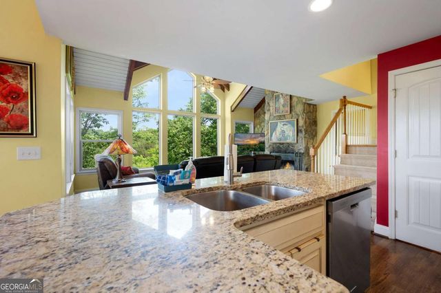 561 Summit Lane, Ellijay, GA 30540