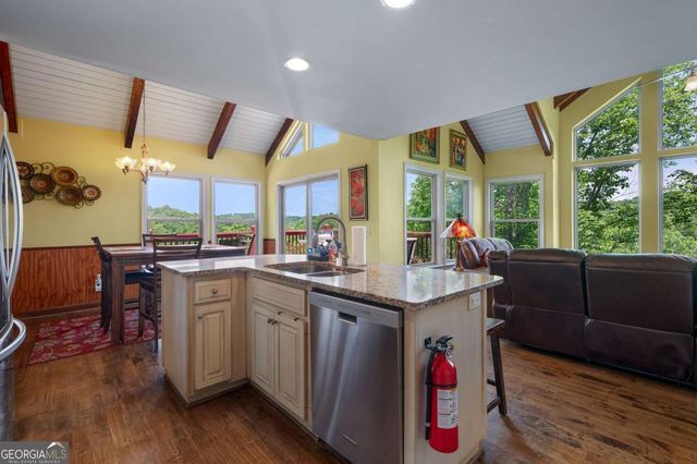 561 Summit Lane, Ellijay, GA 30540