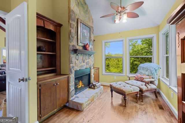 561 Summit Lane, Ellijay, GA 30540