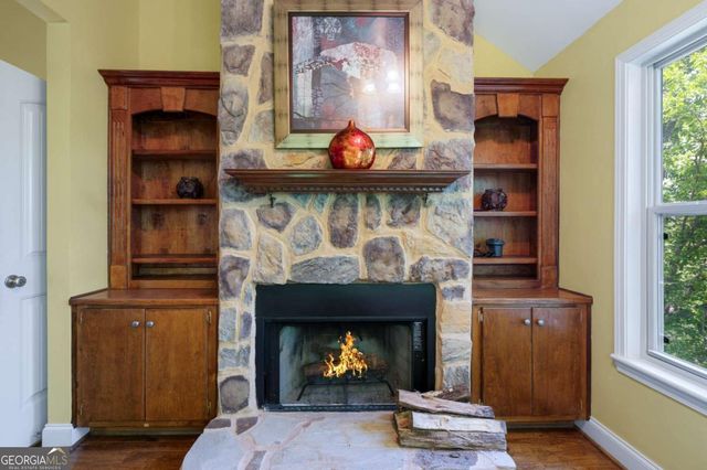 561 Summit Lane, Ellijay, GA 30540