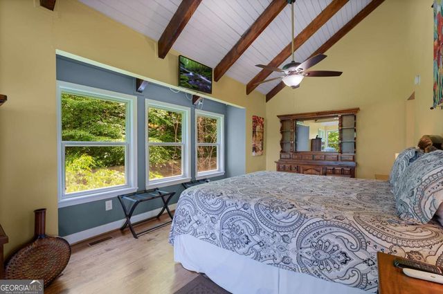 561 Summit Lane, Ellijay, GA 30540