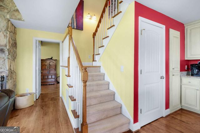 561 Summit Lane, Ellijay, GA 30540