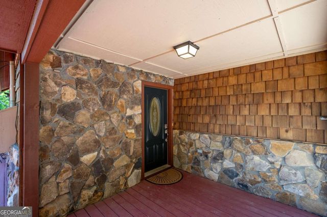561 Summit Lane, Ellijay, GA 30540