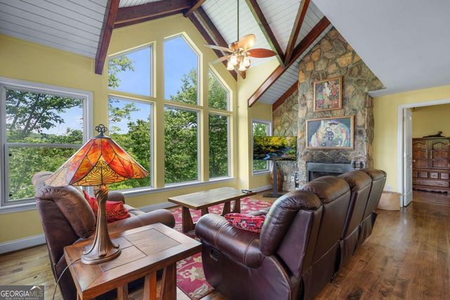 561 Summit Lane, Ellijay, GA 30540
