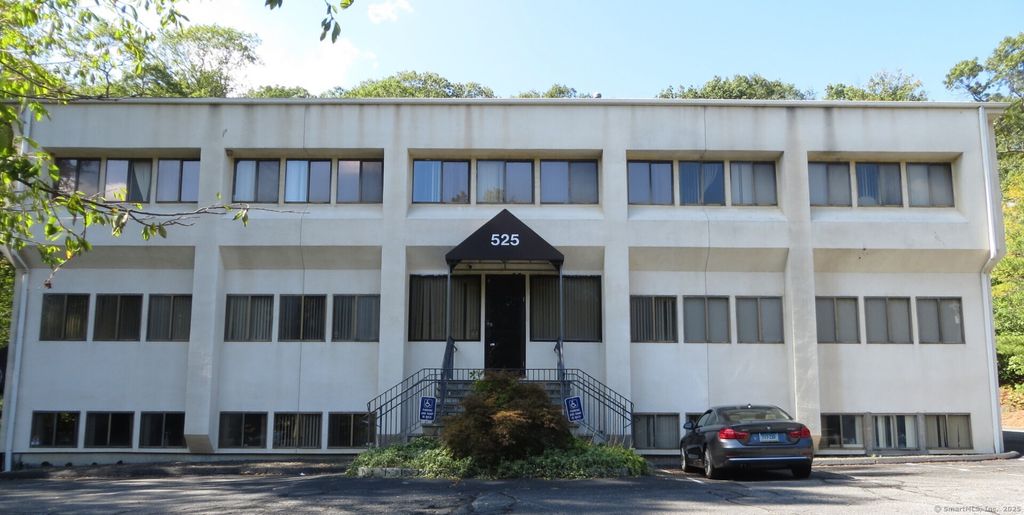 525 Bridgeport Avenue 106, Shelton, CT 06484