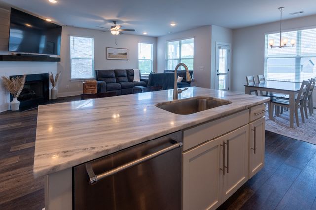 241 Griffin Ln, Gallatin, TN 37066
