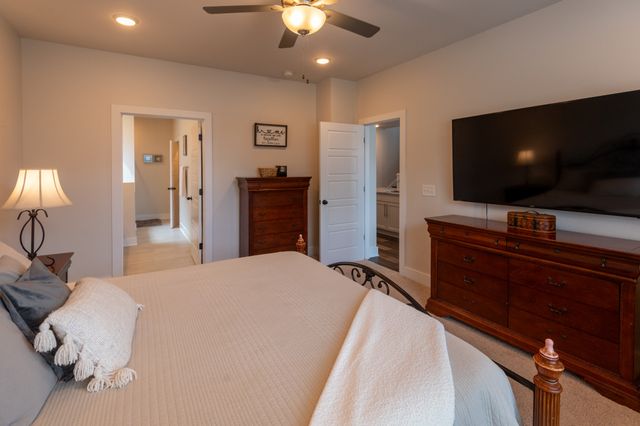 241 Griffin Ln, Gallatin, TN 37066