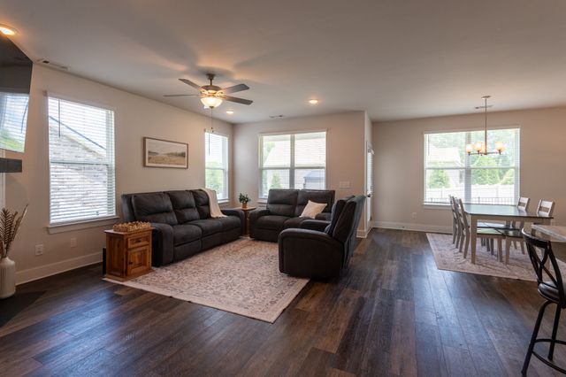 241 Griffin Ln, Gallatin, TN 37066