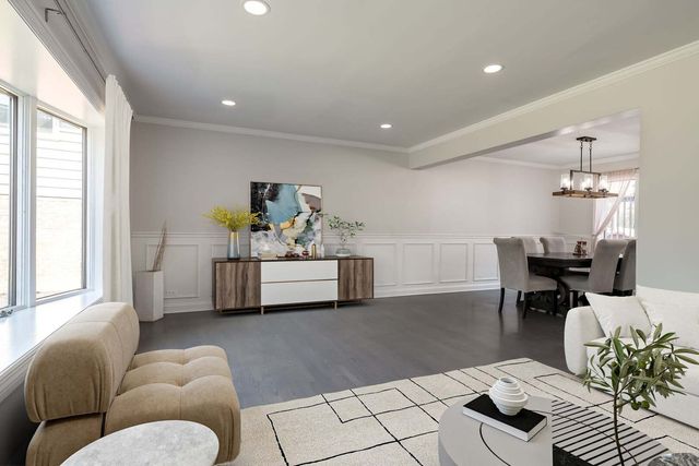 505 E Atwood Court, Elmhurst, IL 60126