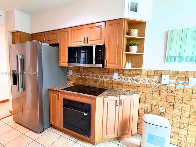 3370 Hidden Bay Dr 1814, Aventura, FL 33180