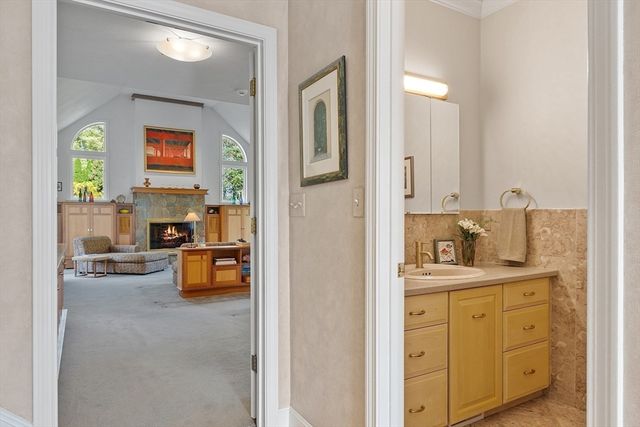 4 Hazelwood Circle, Andover, MA 01810