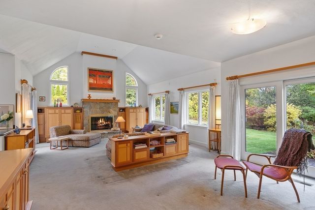 4 Hazelwood Circle, Andover, MA 01810