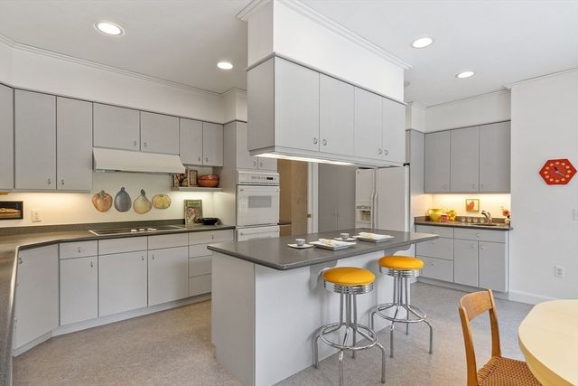 4 Hazelwood Circle, Andover, MA 01810