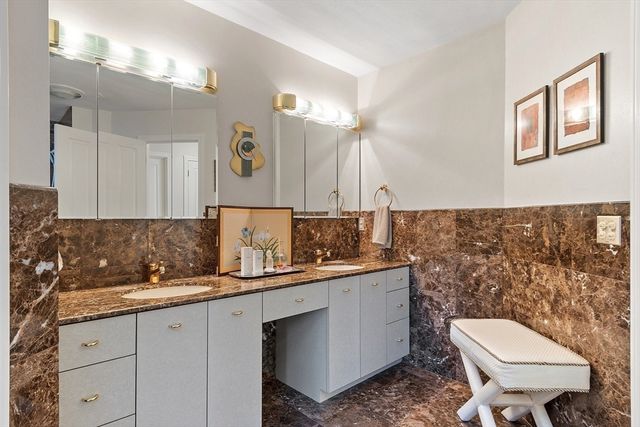 4 Hazelwood Circle, Andover, MA 01810