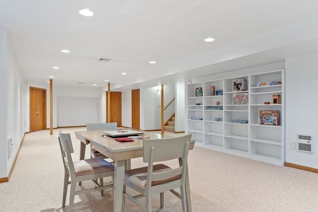 4 Hazelwood Circle, Andover, MA 01810