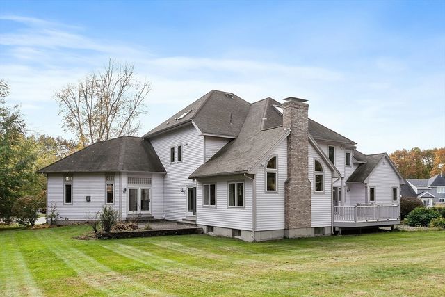 4 Hazelwood Circle, Andover, MA 01810