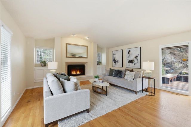 1226 E Christmas Tree Ln, Spokane, WA 99203