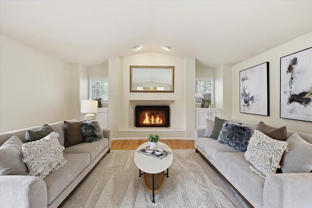 1226 E Christmas Tree Ln, Spokane, WA 99203