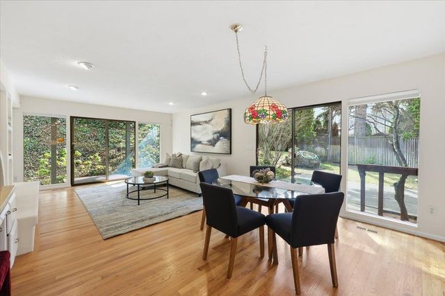 1226 E Christmas Tree Ln, Spokane, WA 99203