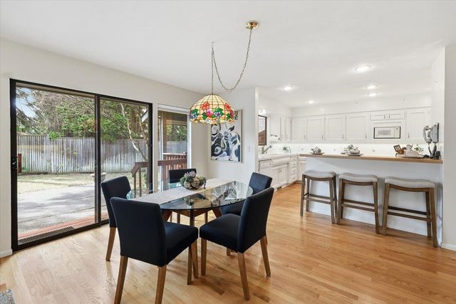 1226 E Christmas Tree Ln, Spokane, WA 99203