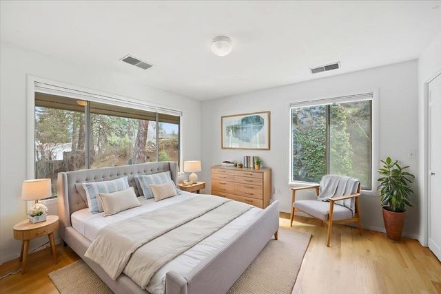 1226 E Christmas Tree Ln, Spokane, WA 99203