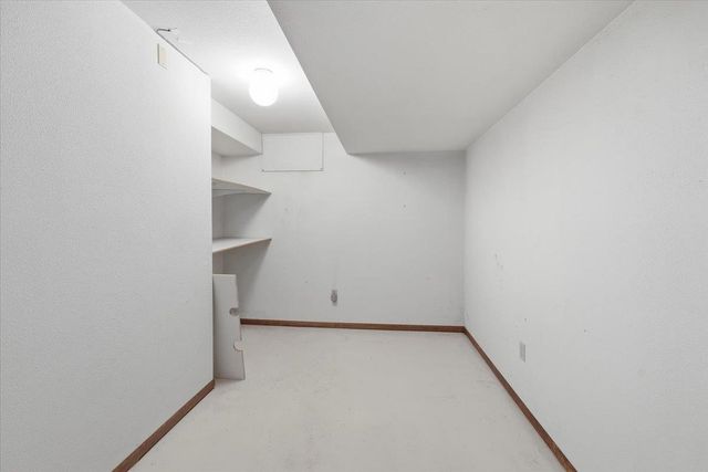 1226 E Christmas Tree Ln, Spokane, WA 99203