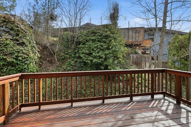 1226 E Christmas Tree Ln, Spokane, WA 99203