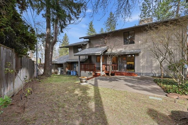 1226 E Christmas Tree Ln, Spokane, WA 99203