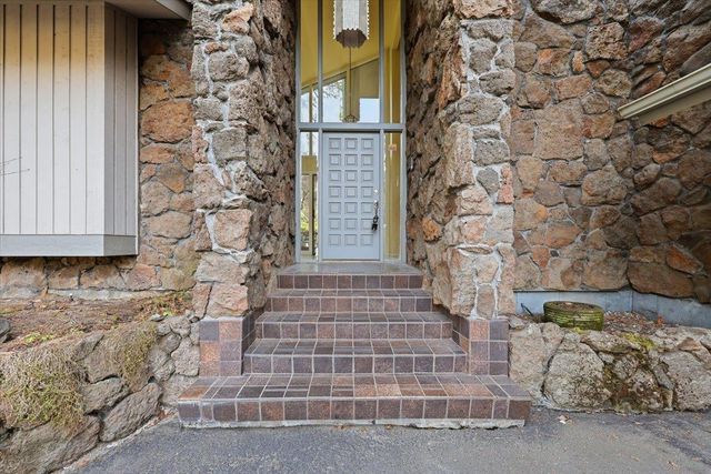 1226 E Christmas Tree Ln, Spokane, WA 99203