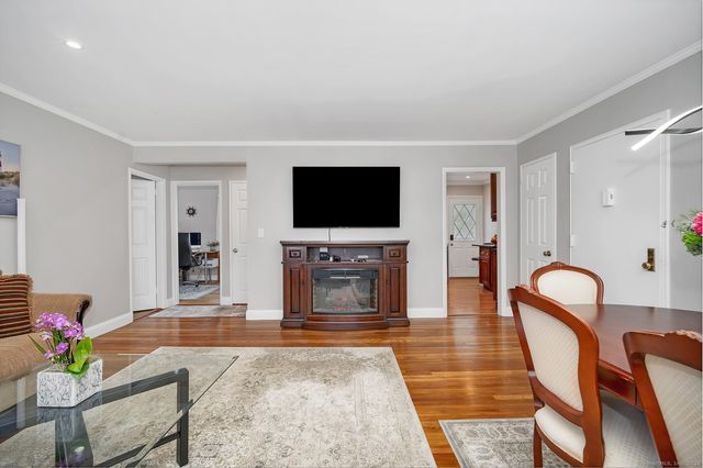 32 Courtland Avenue 3, Stamford, CT 06902