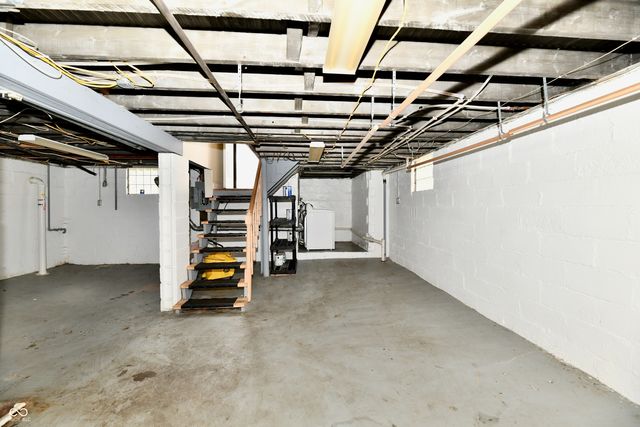 152 E Pleasant Run Parkway North Drive, Indianapolis, IN 46225