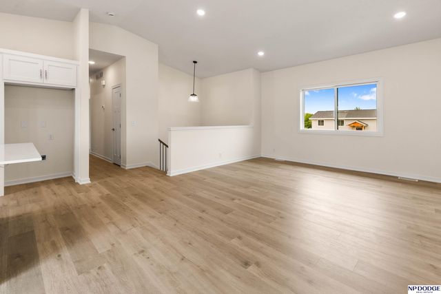 21509 Old Coach Road, Omaha, NE 68022