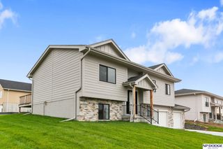 21509 Old Coach Road, Omaha, NE 68022