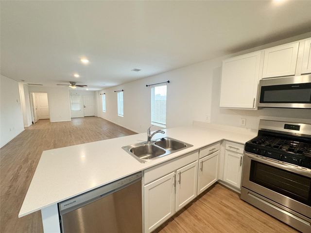 1411 Las Cuevas Drive, Conroe, TX 77301