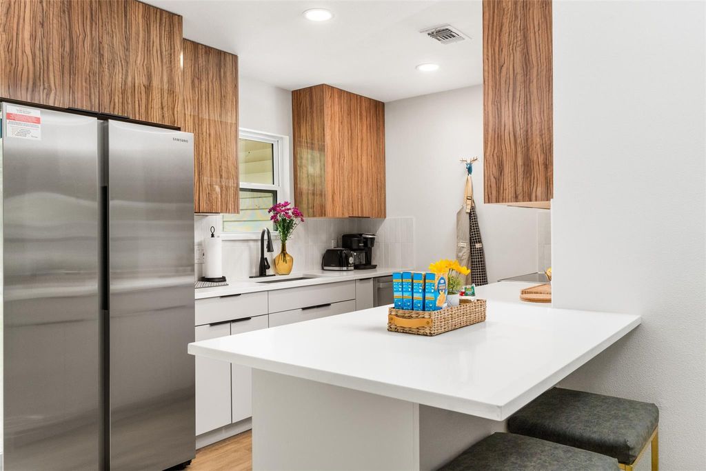 11807 Oakwood DR, Austin, TX 78753