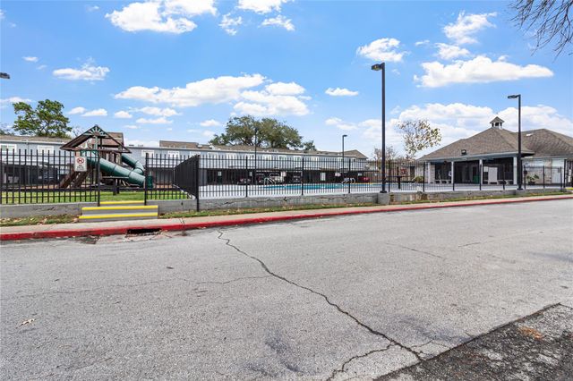 11002 Hammerly Boulevard 227, Houston, TX 77043