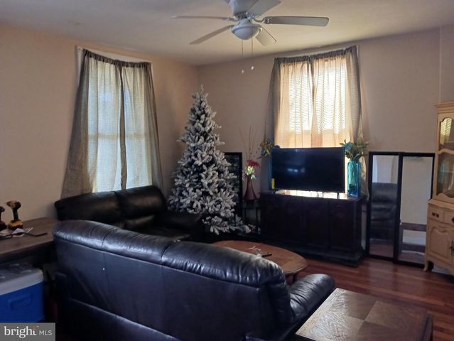 28 N 5TH AVE, Coatesville, PA 19320