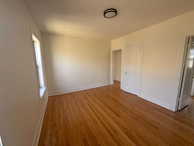 7351 N Damen Avenue 19, Chicago, IL 60645