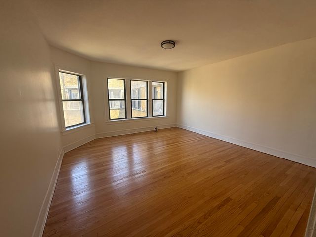7351 N Damen Avenue 19, Chicago, IL 60645
